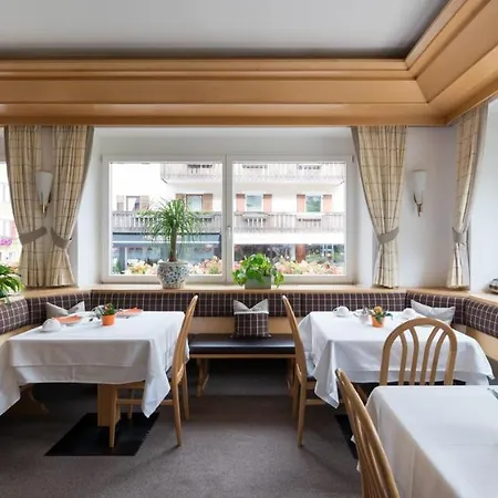 Hotel Garni Planaces 3*